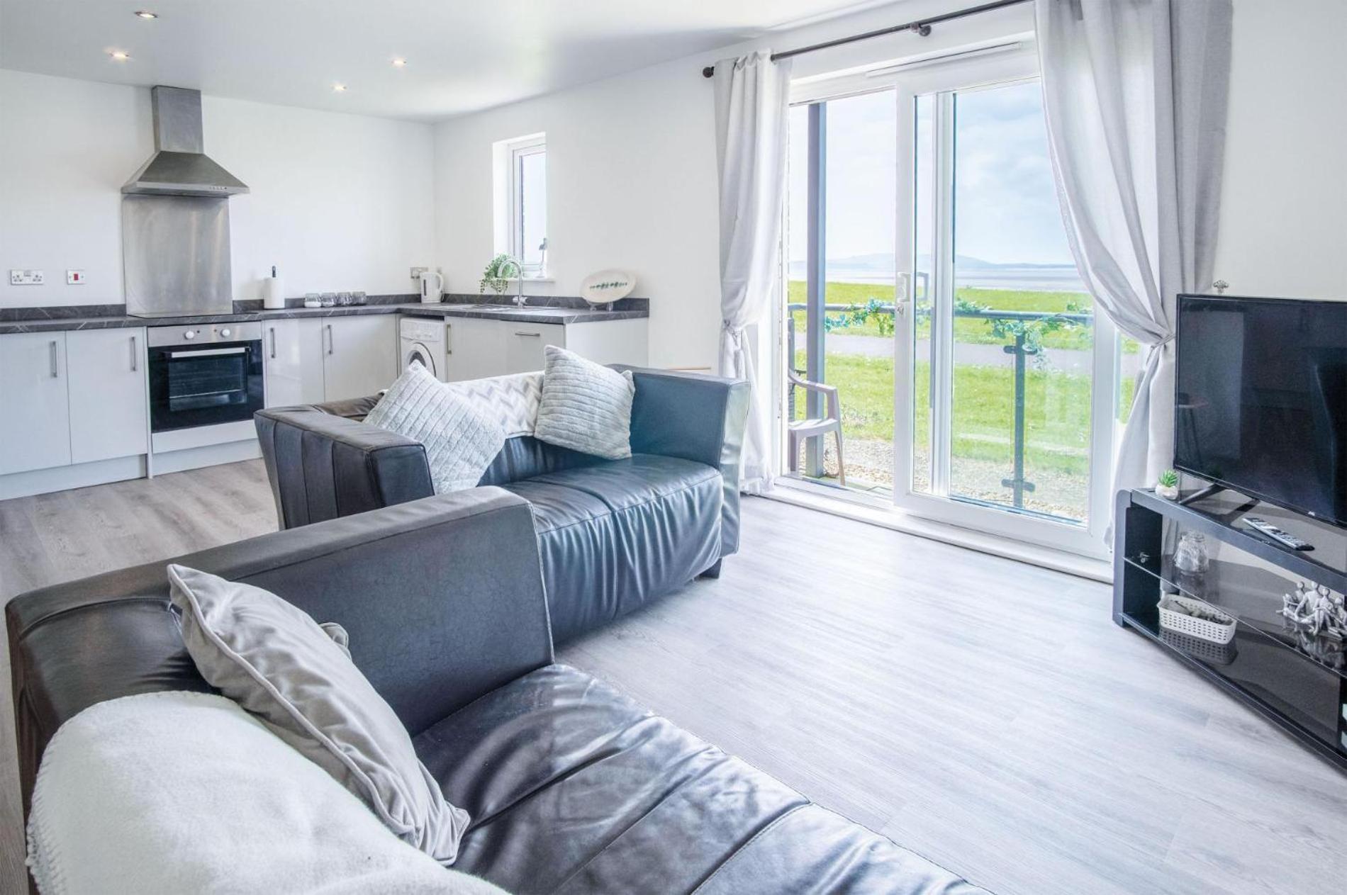 Beach View - 2 Bedroom Apartment - Llanelli Bagian luar foto